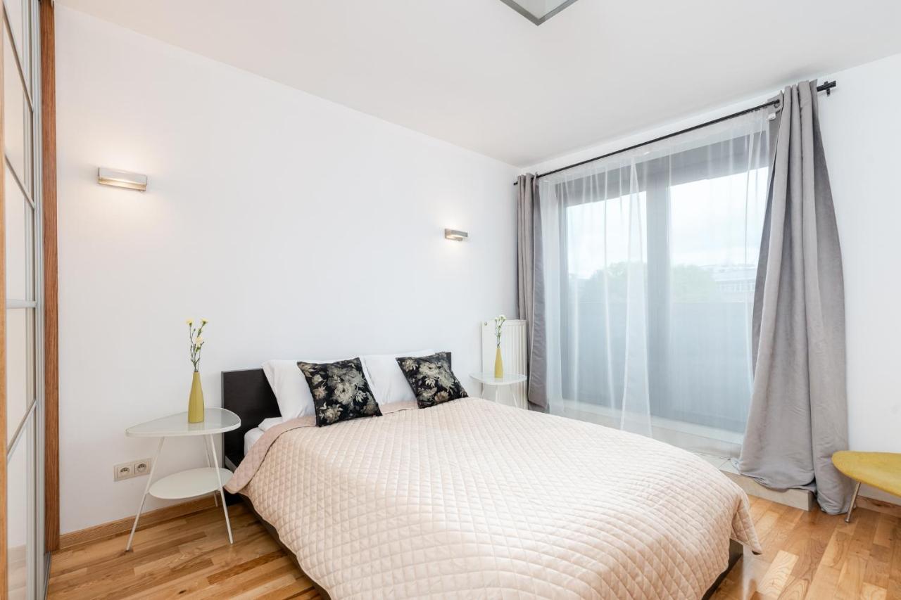 Modern Apartments With Free Parking Spot คราคูฟ ภายนอก รูปภาพ